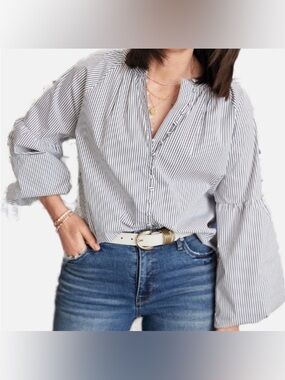 Evereve Sophia Lantern Sleeve Button-Front Women’s Blouse